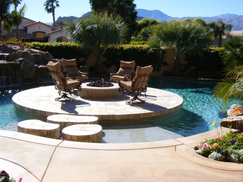 Fire Pit Island, La Quinta